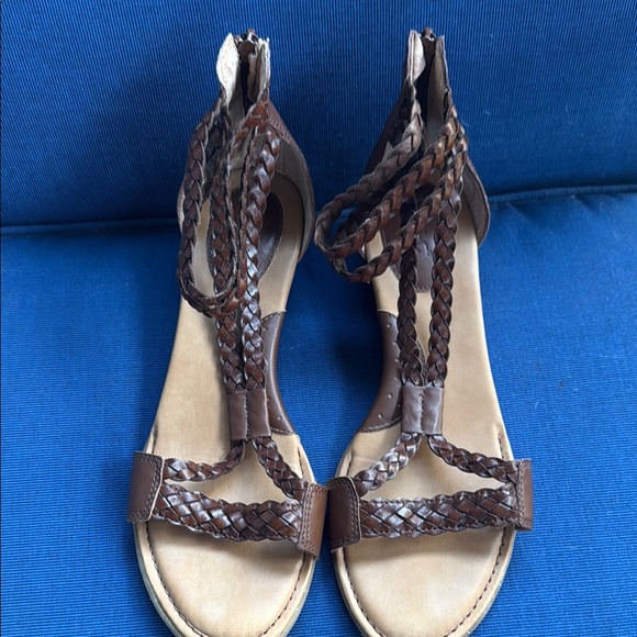 b.o.c. Brown Sandals with Classic Design - Picture 3 of 5